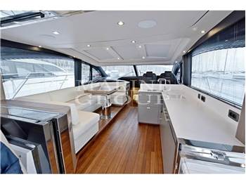 Princess Yachts V55