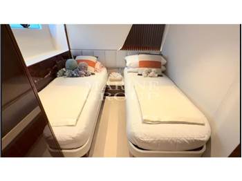 Princess Yachts Y85