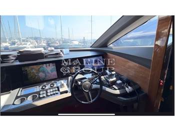 Princess Yachts Y85