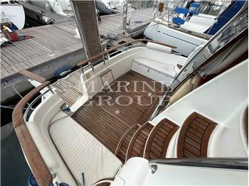 Galeon 330 Fly