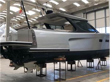 Maxi Dolphin MD51 Power