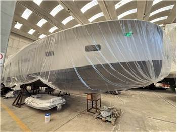 Maxi Dolphin MD51 Power