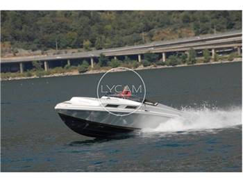 Magnum Marine 27 Sports Sedan