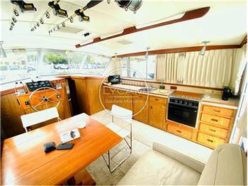 Bertram 38