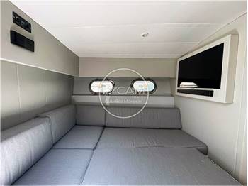 Magnum Marine 40 Sport