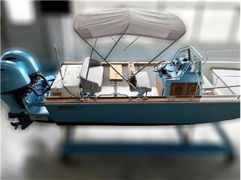 Boston Whaler OUTRAGE 25