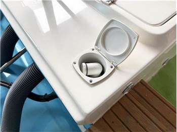 Boston Whaler OUTRAGE 25