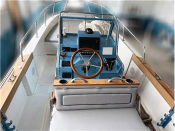 Boston Whaler OUTRAGE 25