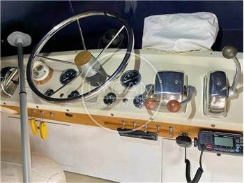 Chris Craft Commander Sport