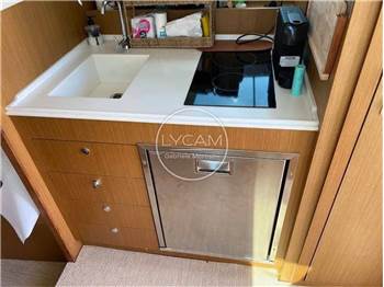 Bertram Yacht 31 Fly