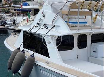 Bertram Yacht 31 Fly