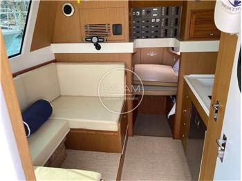 Bertram Yacht 31 Fly