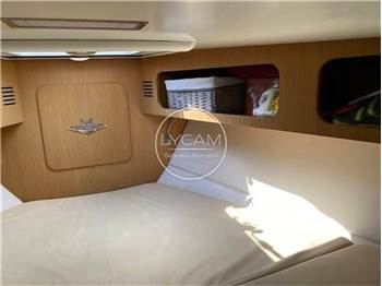 Bertram Yacht 31 Fly