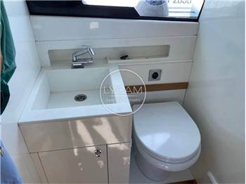 Bertram Yacht 31 Fly