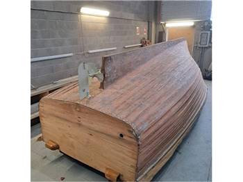 Mussini Utility 660