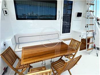 Hatteras 65 Enclosed