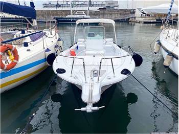 Chantier Naval Kelt White Shark 215