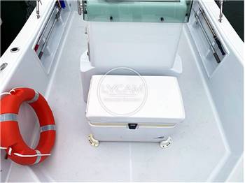 Chantier Naval Kelt White Shark 215