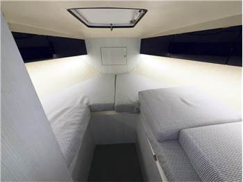 Bertram Yacht 28' SF