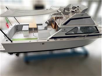Bertram Yacht 28' SF