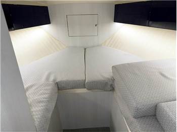 Bertram Yacht 28' SF