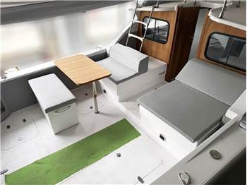Bertram Yacht 28' SF