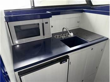 Bertram Yacht 28' SF