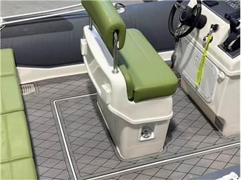 BWA Nautica BWA 9000