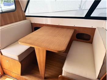 Bertram Yacht 31 Flybridge