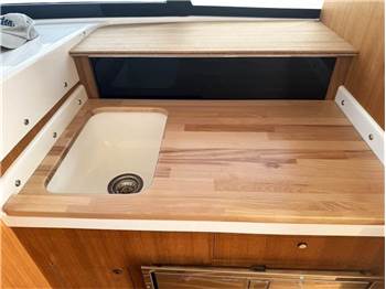 Bertram Yacht 31 Flybridge