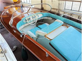Riva Junior
