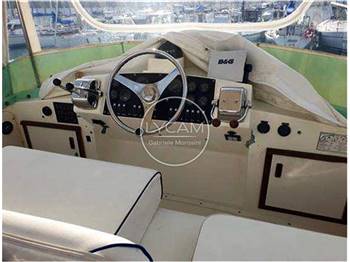 Bertram 28 Fly
