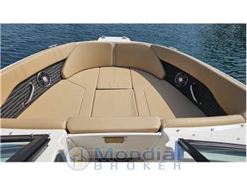Sea Ray 230 SPX
