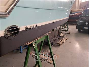 Cantieri Estensi F370 Bluetime