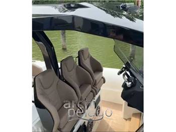 Technohull Alpha 40' T-Top