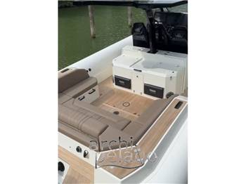 Technohull Alpha 40' T-Top