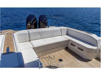 Technohull Alpha 40' T-Top