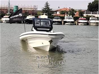 Technohull Alpha 40' T-Top