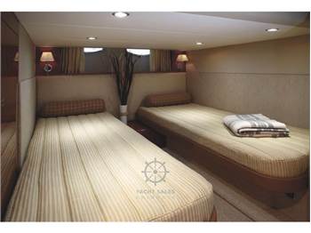 Princess Yachts V 45