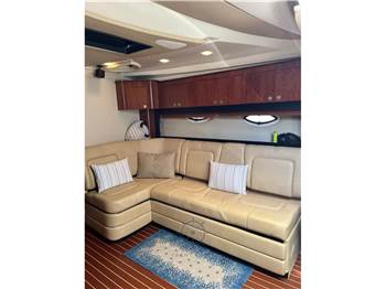Monterey Boats 415 SY Sport Yacht