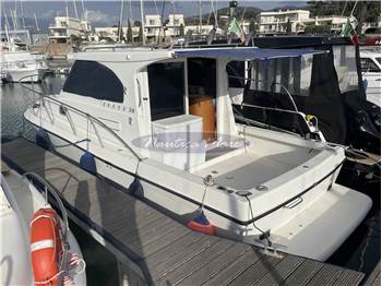 Plastik Space 310 Cruise