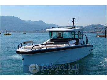 Axopar Boats OY 29 XC Cross Cabin