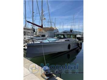 Axopar 45 Cross Cabin