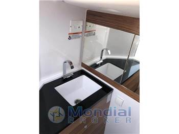 Axopar 28 t top