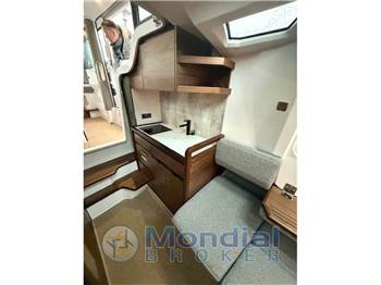 Axopar 38 Cross Cabin
