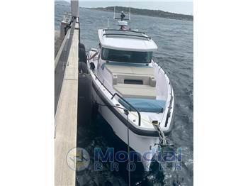 Axopar 37 XC Cross Cabin