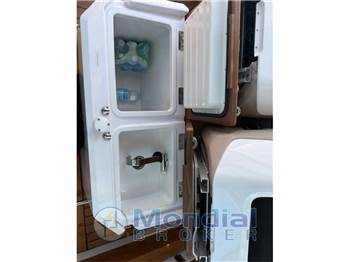 Axopar 28 Cross Cabin