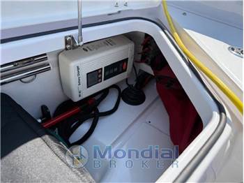 Axopar 28 Cross Cabin