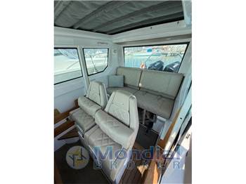 Axopar 28 Cross Cabin