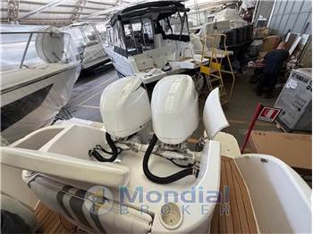 Intrepid 245 Center Console